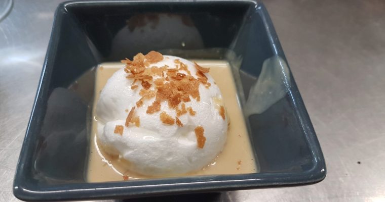 Ile flottante au praliné